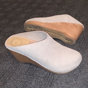 No.6 New School Clog on Wedge in Chalk